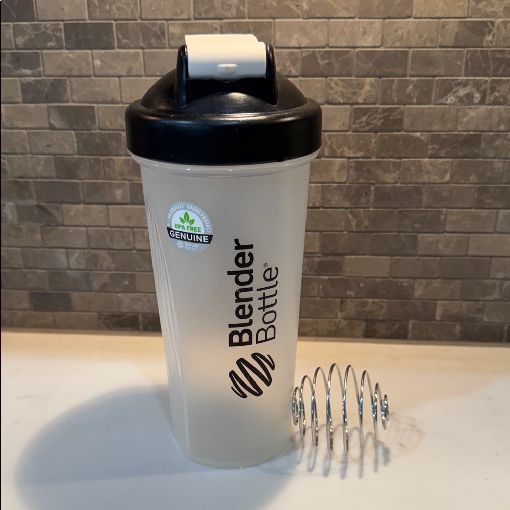 Blender Bottle Shaker Cup with Whisk Ball